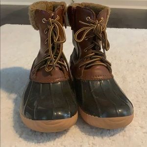 Duck boots